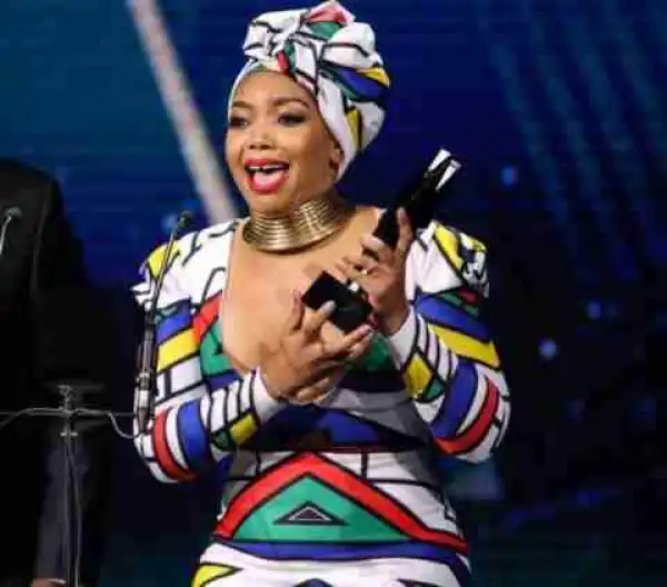 Thembi Seete – I Am Single